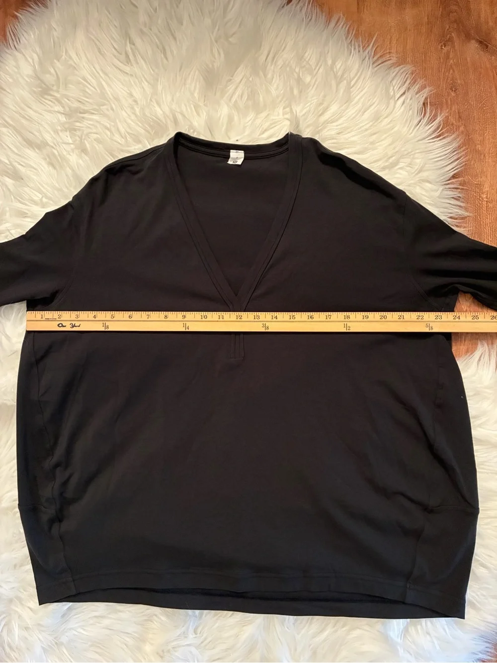 Lululemon Back in Action Long Sleeve Vneck w/Trim Black Sz 6 Cotton LW3HTWS